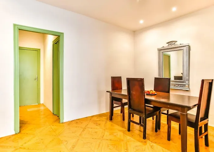 Basic Platja Βαρκελώνη